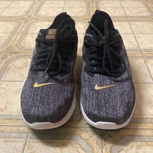 7.5 Womens Nike Flex running shoes